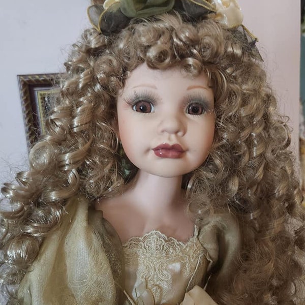 Gorgeous Duck House Heirlooms Doll