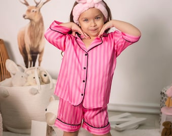 Pijama infantil de satén para casa