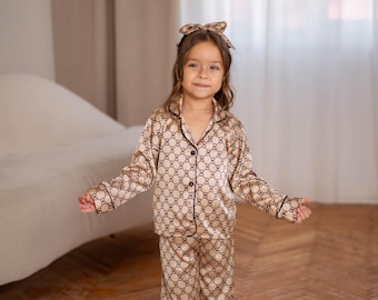 Pijama infantil de satén para casa