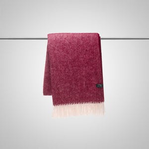 Dark red double bed blanket made of 100% new wool soft and light
