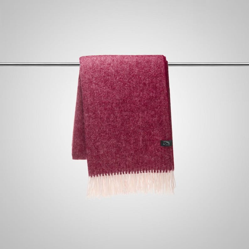 Dark red double bed blanket made of 100% new wool soft and light