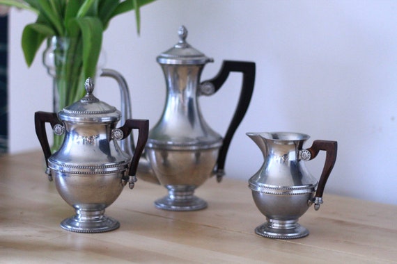 Théière Et Pot à Lait En étain Du Manoir Vintage - Anse Bois, Argenté - Occasion TB État