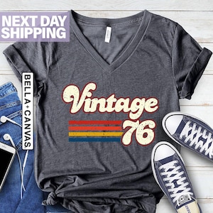 Vintage 1976 Geburtstags-T-Shirt mit V-Ausschnitt, Retro-Stil, 50. Geburtstag für Frauen, Vintage 1976-T-Shirt, 50 Bild 1