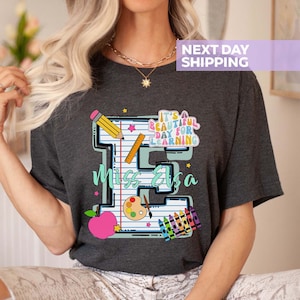 Personlig lärarskjorta, anpassad lärarnamnskjorta, tillbaka till skolan-skjorta, första skoldagen, lärarteam, gåva för lärarutmärkelse