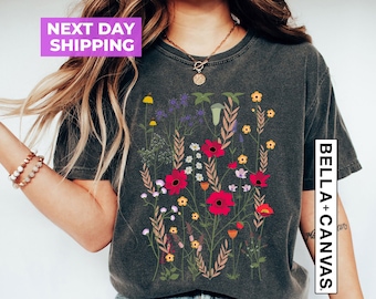 Flower Shirts, Aesthetic Wild Flower Shirt, Botanical Floral, Minimalist Shirts for Women, Botanical Shirt, Nature Lover Shirt, Ladies Shirt