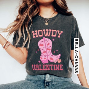 Retro Howdy Valentine Western Graphic T-Shirt, Vintage Valentines Day Shirt, Cowgirl Valentines Tee, Cute Western Valentines Shirt, Kids Tee