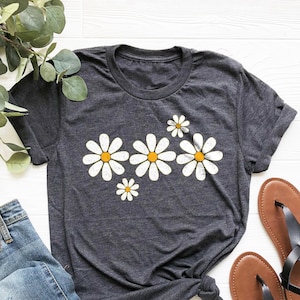 Daisy Women's Shirt, Wildflower Shirt, Spring Tee, Daisy Lover Shirt, Vacation Gift Shirt,Mother Day Tee, Daisy Gift Shirt, Daisy Flower Tee