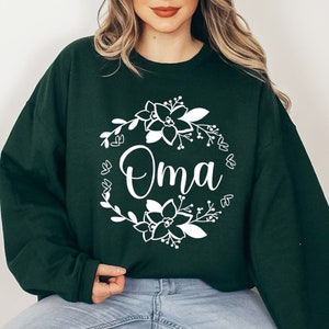 Floral Oma Crewneck, Birthday Gift for Grandma, Oma Mother&#39;s Day Sweatshirt, Mother&#39;s Day Gift For Oma To Be, Pregnancy Announcement for Oma