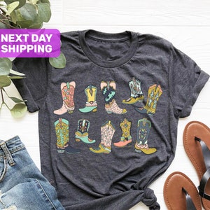 Cowgirl Stiefel Shirt, süße Land Hemden, Cowgirl Shirt, Western Shirt, Country Konzert T-Shirt, Western Grafik T-Shirt für Frauen