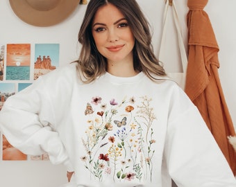 Vintage Pressed Flowers Sweatshirt®, Boho Cottagecore Crewneck®,  Botanical Flowers Pullover®, Fairycore Oversized Wildflowers Sweatshirt®