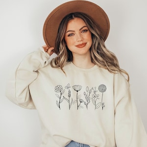 Flower Sweatshirt, Flower Hoodie, Floral Heart Shirt, Best Friend Gift, Girlfriend Gift, Botanical Shirt, Wildflower T-Shirt