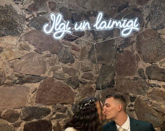 Mr & Mrs LED Neon Sign: Custom Wedding Decor