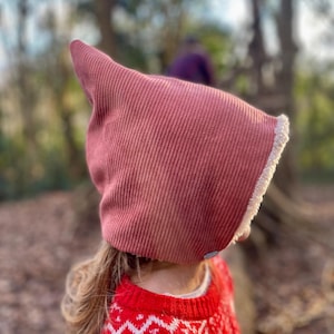 Chapeau de lutin réversible en velours côtelé pour enfant, capuche de lutin, polaire ours en peluche, style folklorique, chapeau de lutin, chapeau de nain, tissus divers