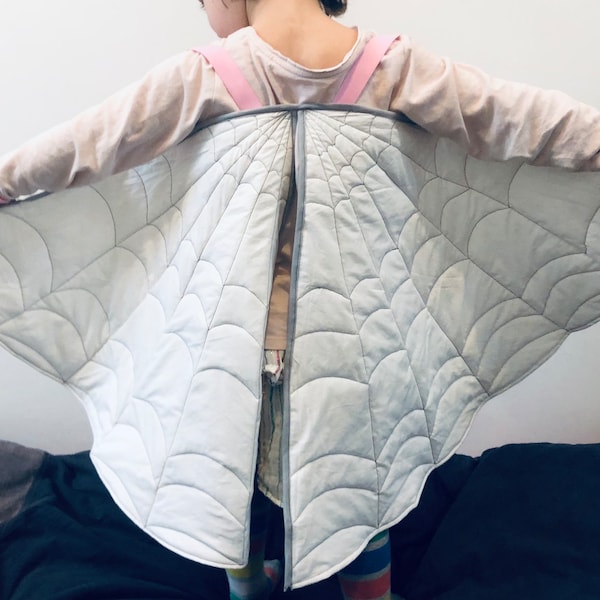 Childs Ghost Spider-vleugels, superheld voor meisjes, verkleden, doen alsof, festivalplezier. Uniek duurzaam verjaardagscadeau