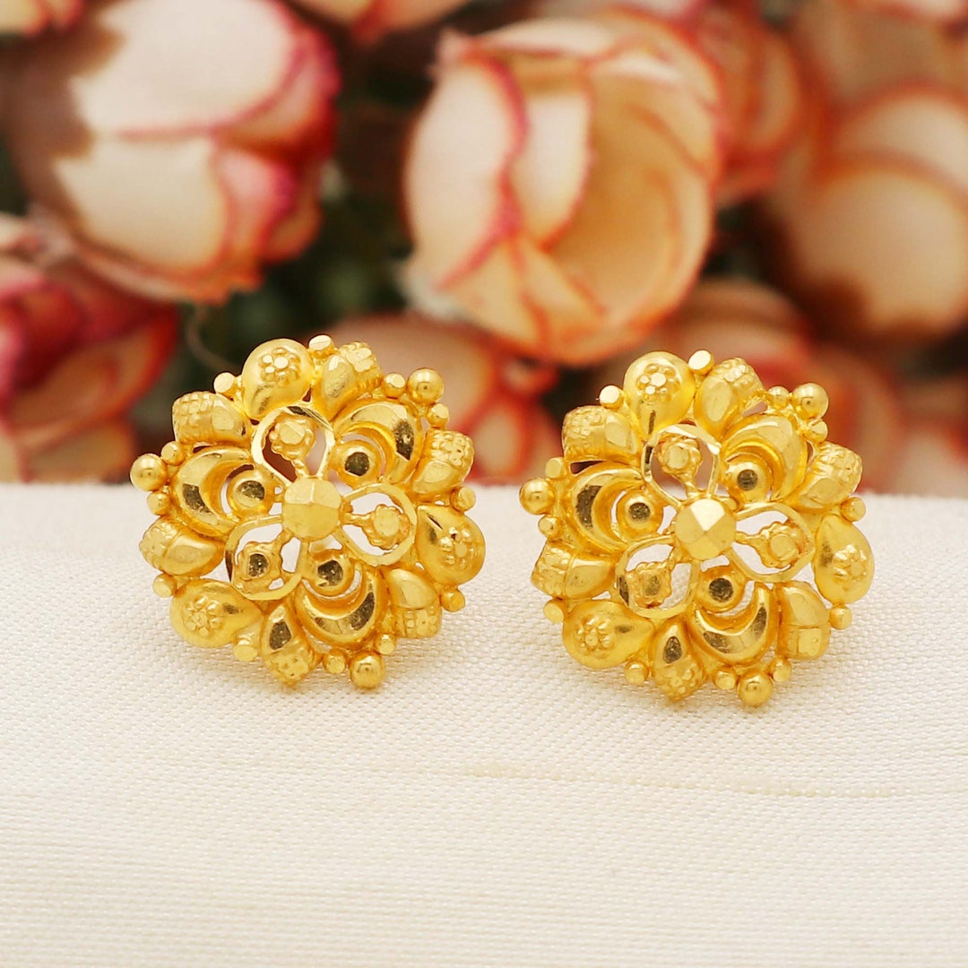 Beautiful 22K Fine Gold Stud Earrings, 22 Karat Gold Indian Handmade ...