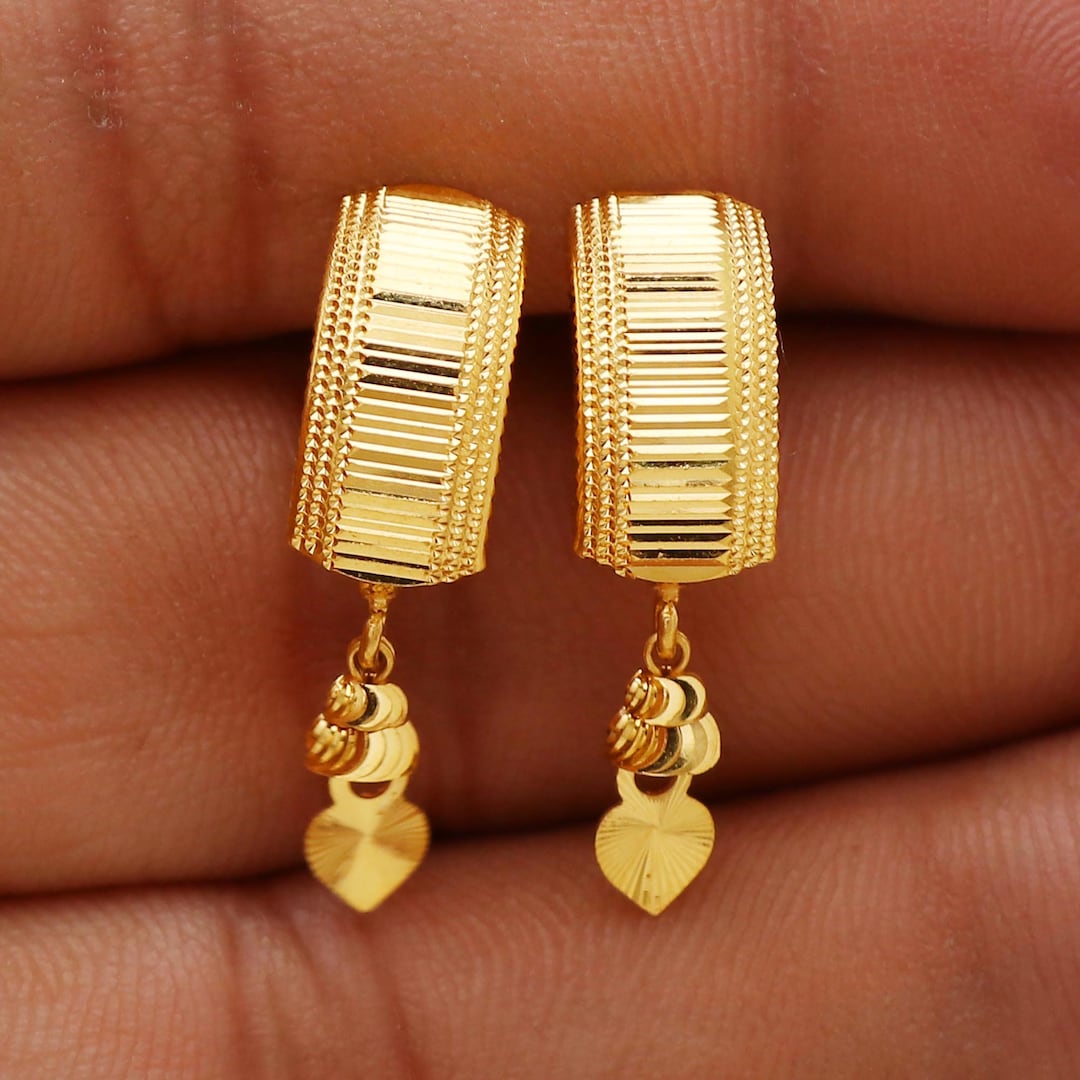 Gold Tone Copper Alloy Hoop Earrings For Women Elegant 2.2 cm Diameter Everyday Chic Jewelry