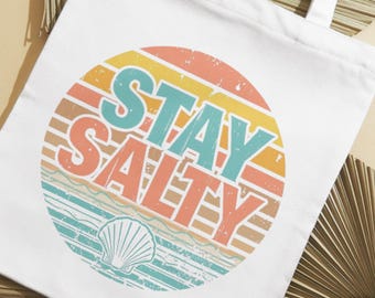 Bleiben Sie salzig PNG, Retro Strand-Shirt Design, Küstensommer Sublimationsgrafik, Vintage Strand Zitat, Ozean-T-Shirt Druck, salziger Seelen-Strand PNG