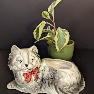 ESD Japan Katze Blumentopf lächelnde graue Katze mit Bogen Blumentopf