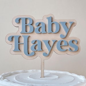 Topper per torta per baby shower per bambino Topper per torta con nome per baby shower per bambino Topper per torta con nome per baby shower in legno Topper per torta personalizzato per bambino Topper per torta blu
