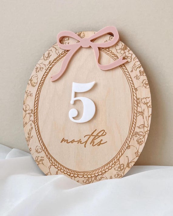 Baby Month Milestone Girl Baby Milestone Card Baby Girl Nursery Decor Personalized Baby Milestone Marker Gift Baby Girl Milestone Sign Bow