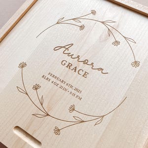 Minneslåda för bebisar Minneslåda för flicka Minneslåda för första födelsedagen Personlig present till flicka Minneslåda för bebisar bild 2