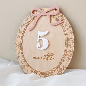 Carte d'étape importante pour bébé du mois, fille, carte d'étape importante pour bébé, décoration de chambre d'enfant, cadeau personnalisé pour bébé, cadeau d'étape importante pour bébé, noeud de signe
