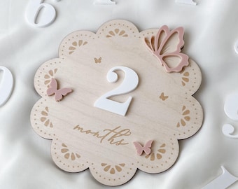 Indicatore delle tappe fondamentali Bambina Tappe mensili Farfalla Nome Cartello per ospedale Bambina Biglietto tappe fondamentali Baby Shower Mesi Cartello tappe fondamentali del bambino