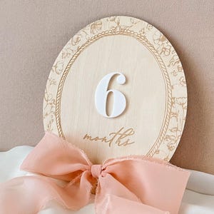 Marqueur d'étape importante pour bébé, étape mensuelle importante, carte d'étape importante pour le mois, bébé fille, mois pour une fête prénatale, étape importante du mois pour bébé