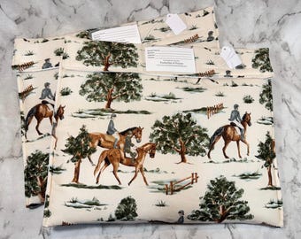 Bolsillos tipo poni para modelo de caballo, estampado de caballos repletos, bolsas de exhibición con forro de satén, acolchado grueso, tamaño tradicional a escala 1:9, 2 bolsillos tipo poni