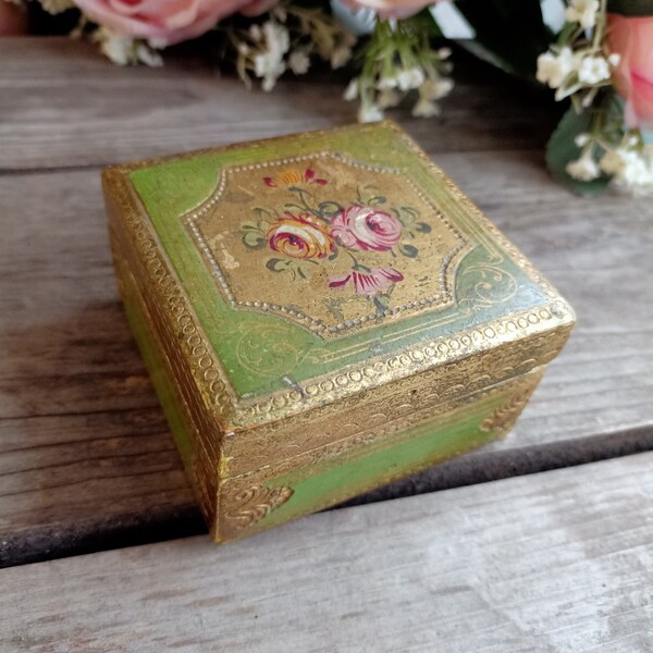 Florentine dresser box. Handpainted wood box, Italian trinket box. Vintage mid century. Made in Italy