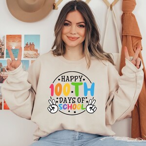 100 Days of School Sweatshirt, Groovy 100 Days Sweater, Cute Retro 100th Day Teacher Sweatshirt, Funny Teacher 100 Days Celebration Outfits