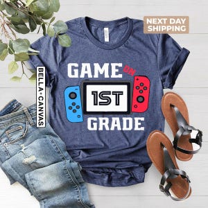 Maglietta Game On First Grade, Maglietta 1a elementare, Ritorno a scuola, Maglietta 1a elementare per ragazzi, Maglietta per studenti gamer, Primo giorno di scuola, Magliette 1a elementare immagine 3