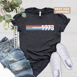 T-shirt 52e verjaardag mannen, Established 1973 Retro Strip, shirt vintage 1973, shirt 52e verjaardag, uniseks shirt 52e verjaardag, cadeau shirt retro 1973, geboren in 1973