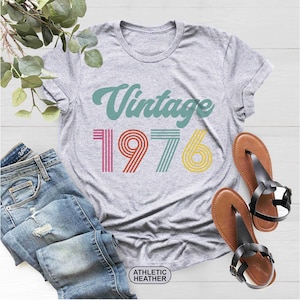 Vintage 1976 Birthday T-Shirt, 50th Birthday Shirt, Vintage 50th Birthday Gift Shirt For Women, 50th Birthday Gift For Men, Born In 1976 Tee Athletic Heather (H.Light Grey)