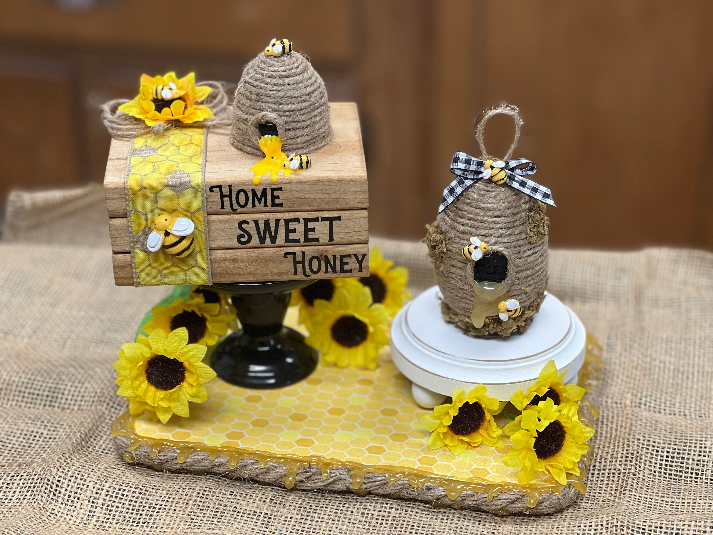 1 set Spring Farmhouse Honey Bee Tiered Tray Decor with Bumble Bee Gnome  Plush and Mini Bee Hive - Perfect for Living Room Desktop Crafts and Garden  D