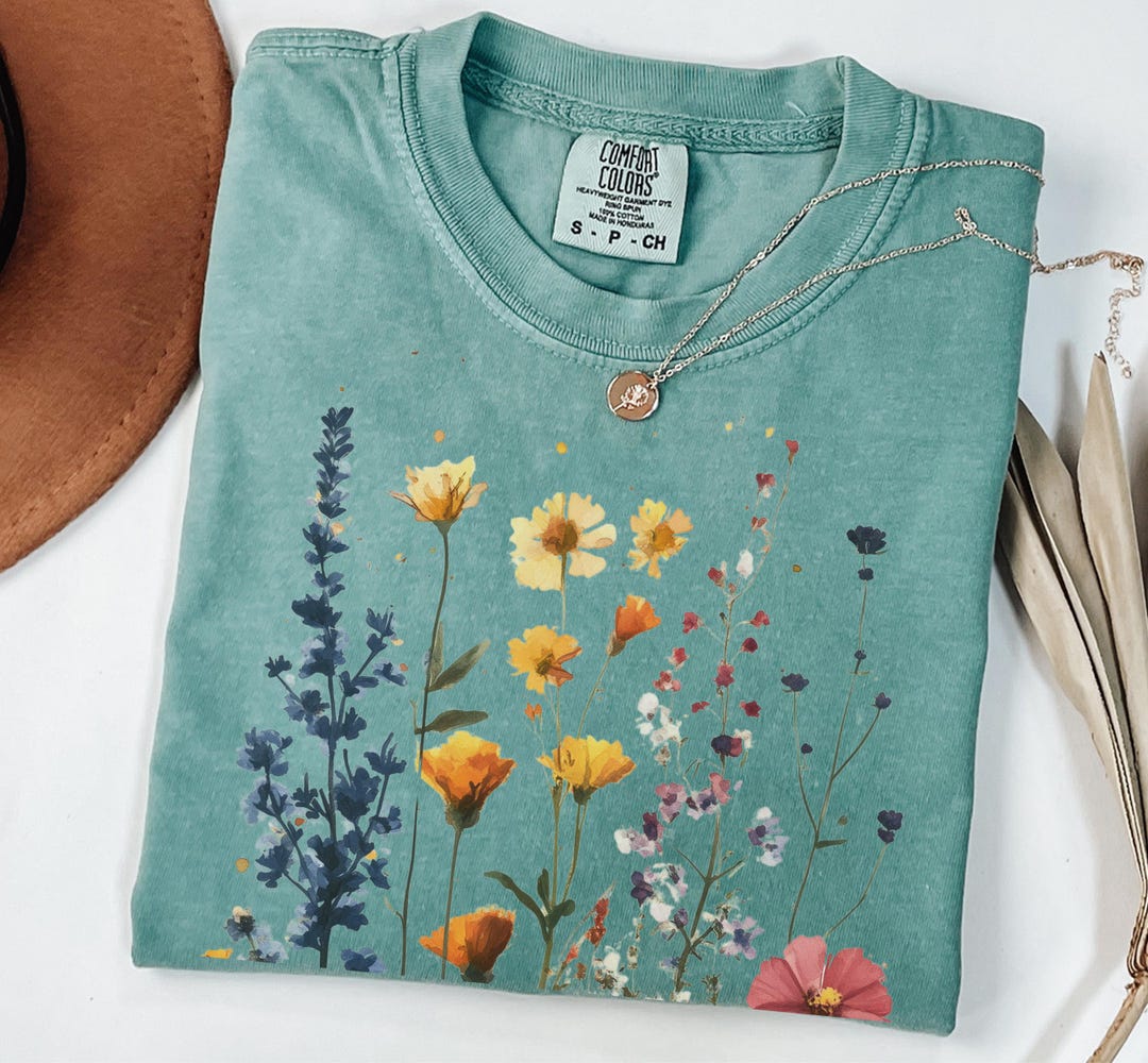 Vintage Pressed Wildflowers Comfort Colors Shirt: Botanical Gift - Etsy