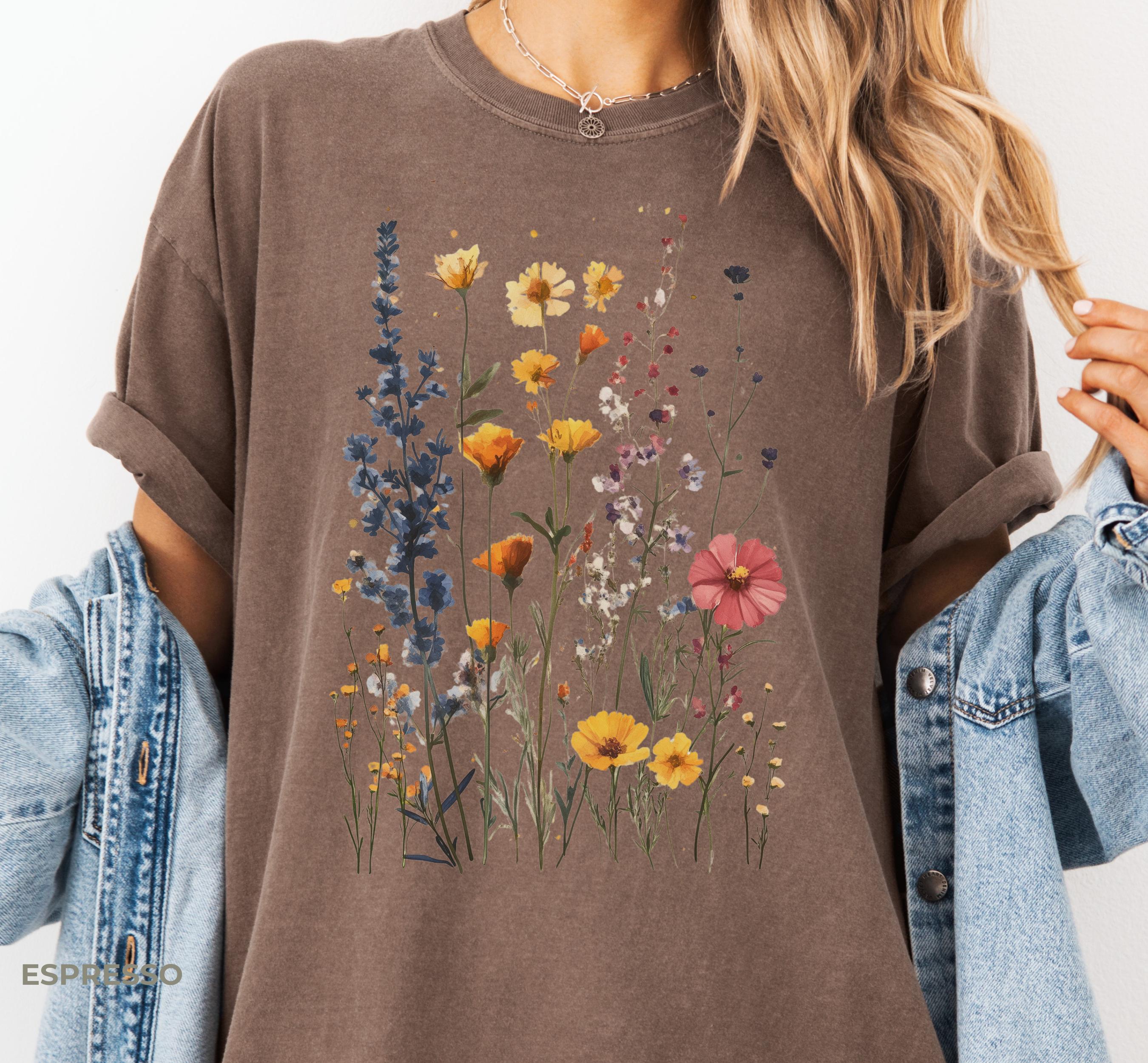 Vintage Pressed Wildflowers T-shirt: Comfort Colors Botanical Boho Tee ...