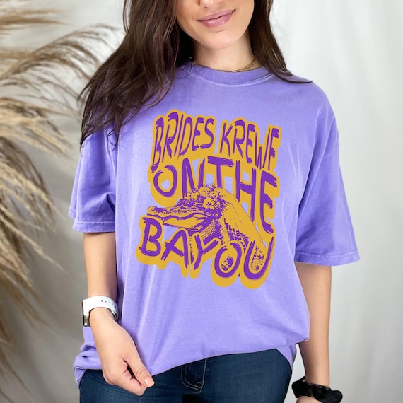 Retro Bayou Bride Alligator T-Shirt: NOLA Bachelorette Tee