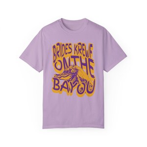 Retro Bayou Bride Alligator T-Shirt: NOLA Bachelorette Tee Orchid