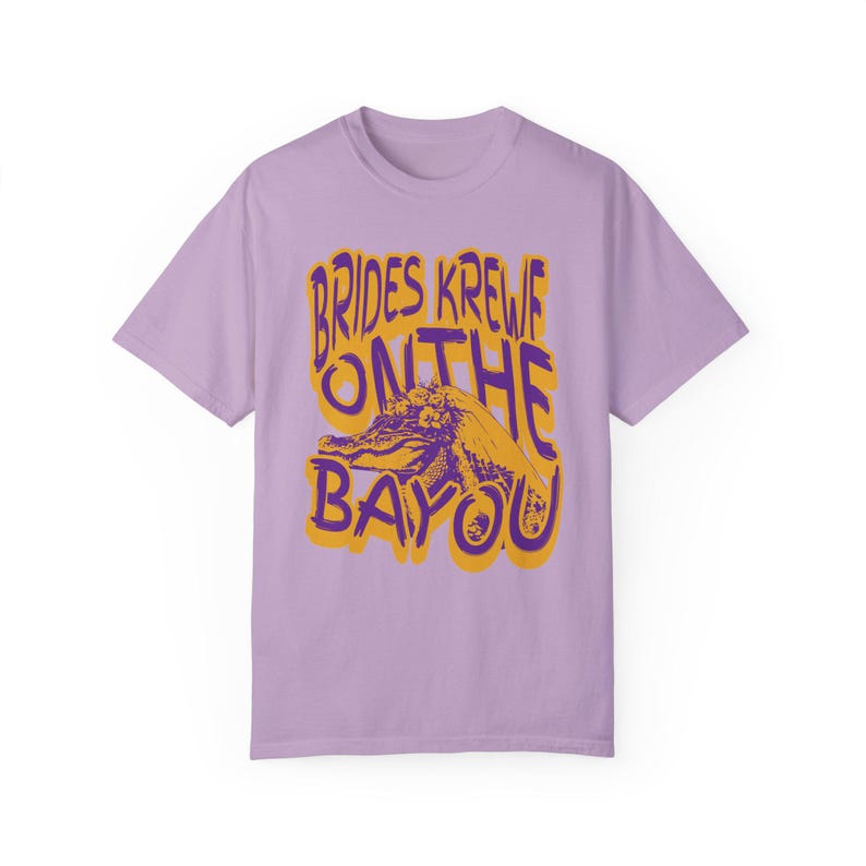 Retro Bayou Bride Alligator T-Shirt: NOLA Bachelorette Tee Orchid