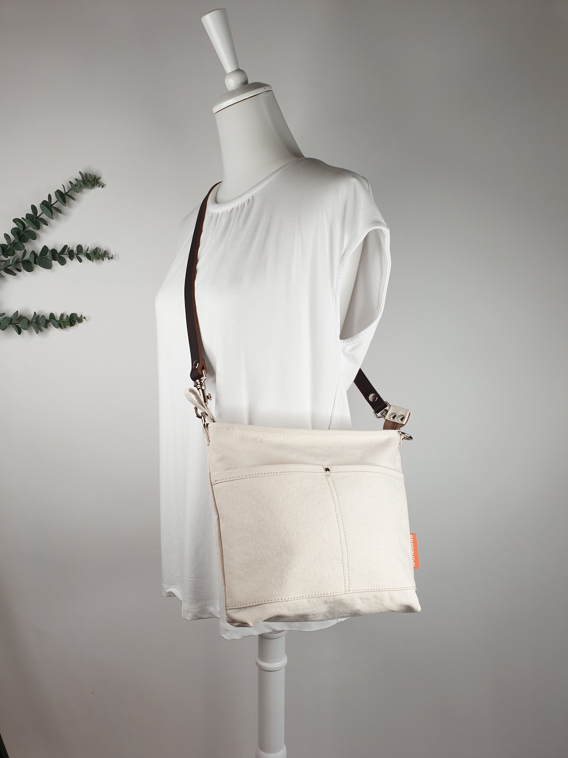   Women’s Ivory CKJ l Monogram Mini Cross Ba Calvin Klein Metal Monogram Mini Block Bag Ivory | Rustan's