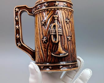 Vintage Americana Beer Stein - Rustic Wood Grain Texture - Drum & Bugle