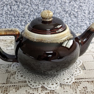Vintage Pfaltzgraff &quot;Gourmet Brown&quot; Drip Glaze Tea Pot