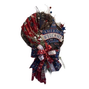 Fourth of July Flag Wreath: Americana Grapevine Welcome Star
