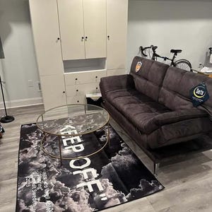 Tappeto Keep Off: Tappeto decorativo con tipografia moderna, Tappetino da pavimento con stampa nuvole