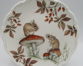 Royal Albert - Country Walk Collection - Autumn Playtime - Collectors Plate - Mushrooms and Mice