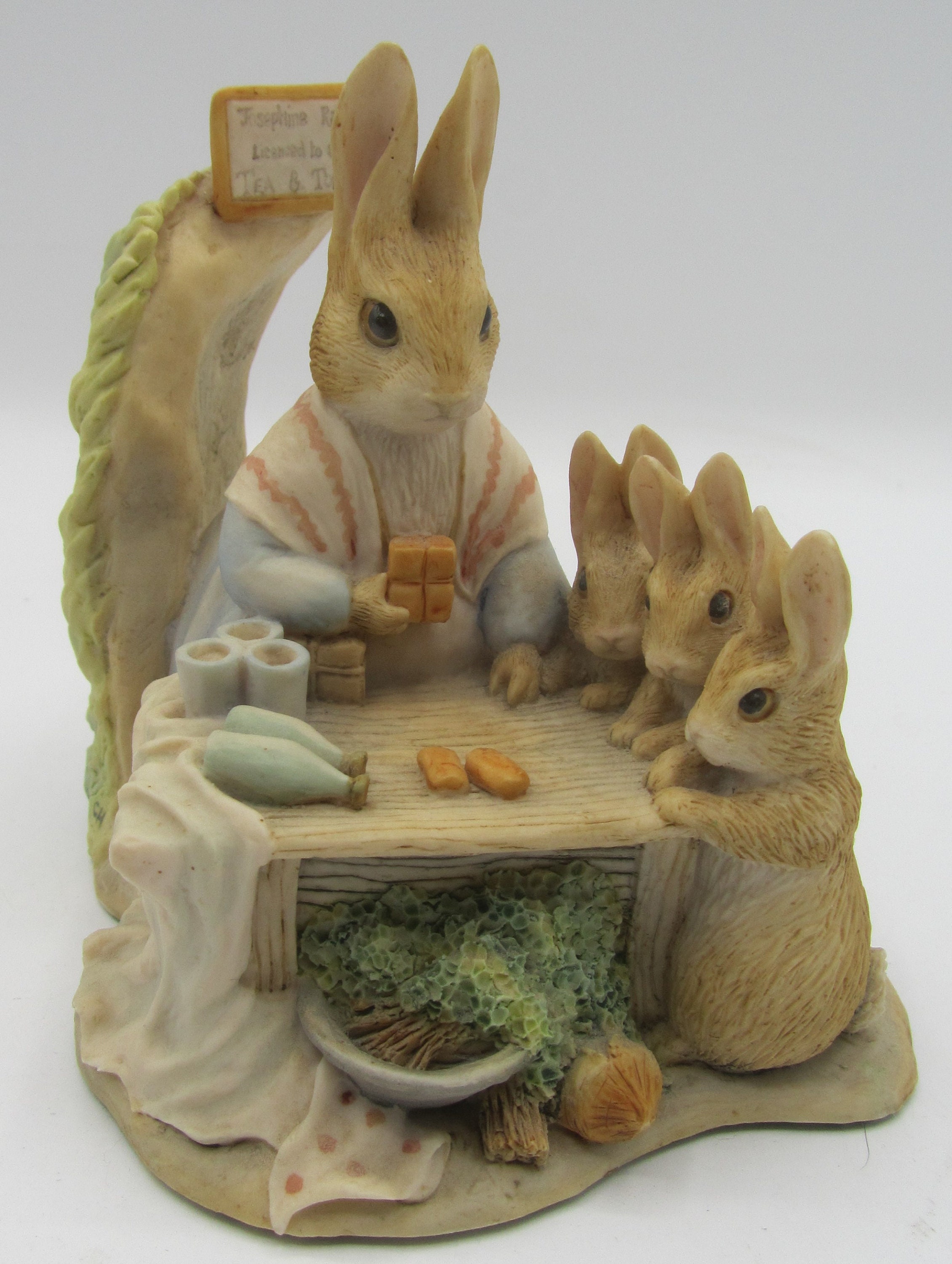 ボーダーファインアーツ Mrs Rabbit at work Border Fine Arts - Mrs Rabbit at Work - BP11 - Beartrix Potter - Etsy