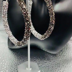 Brincos de argola com strass: liga de cristal prateado e cinza