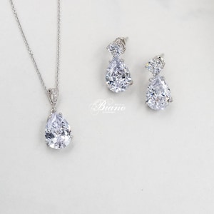 Silver earrings, Teardrop Wedding earrings set, crystal Bridal earrings, Minimal jewelry set, Bridesmaids earrings, Gift for mom - Janet