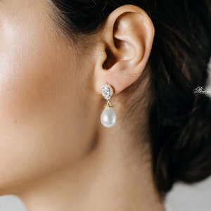 Teardrop Pearl Earrings, Bridal Pearl Earrings, Minimal Pearl Earrings, Earrings for bride, Bridesmaids earrings - Asta